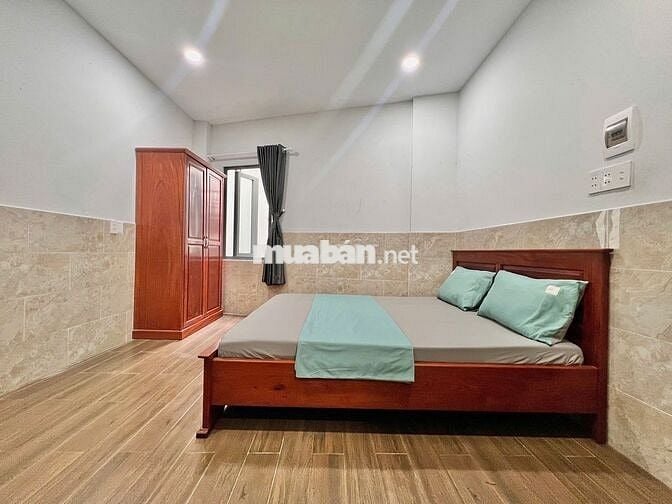 PHÒNG CỬA SỔ ĐÓN NẮNG MỚI SÁT ETOWN CỘNG HÒA NHÀ THANG MÁY - AN NINH