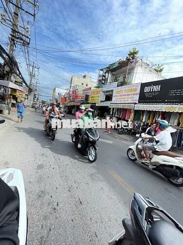 CHo thuê nhà mặtt iền đường Nguyễn văn khối 4x28m 2L