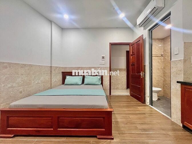 PHÒNG CỬA SỔ ĐÓN NẮNG MỚI SÁT ETOWN CỘNG HÒA NHÀ THANG MÁY - AN NINH