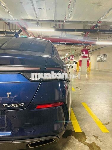 VinFast Lux A2.0 2019 Premium 2.0 AT - 75000 km