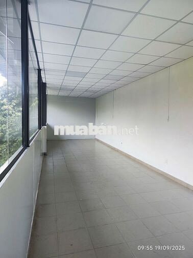 Cho thuê phòng tại tầng 1, căn góc số 152 đường số 39, quận 7