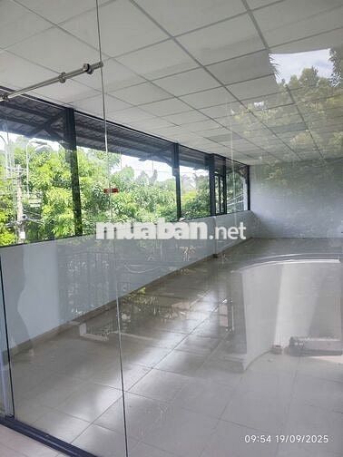 Cho thuê phòng tại tầng 1, căn góc số 152 đường số 39, quận 7