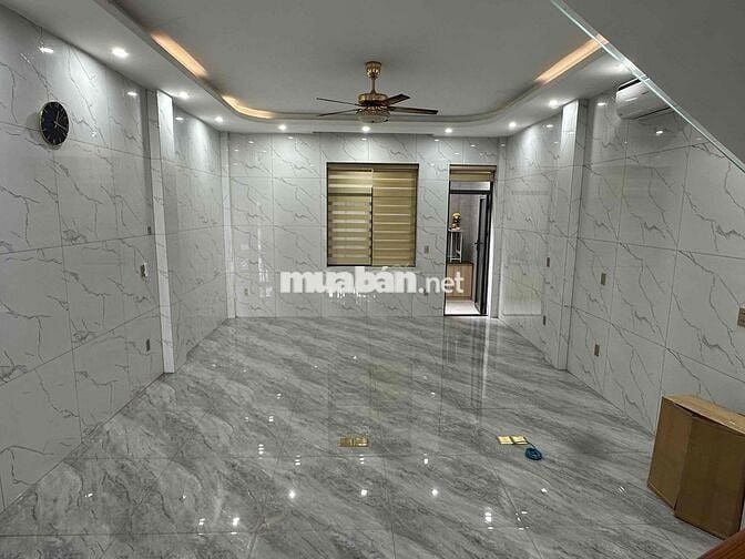 Cho thuê mặt bằng tầng trệt phù hợp mở văn phòng, kinh doanh online