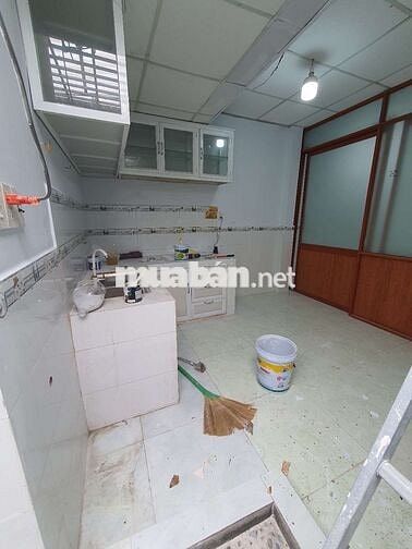 Mặt tiền Đường Chín 4x32 Trống Suốt Mới Ken