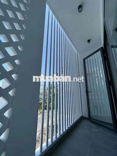 CHO THUÊ NHÀ: TRỆT 1 LỬNG 1 LẦU VÀ SÂN THƯỢNG -  KDC 586