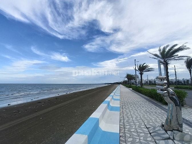 Biệt thự mặt biển LH: 0343876669