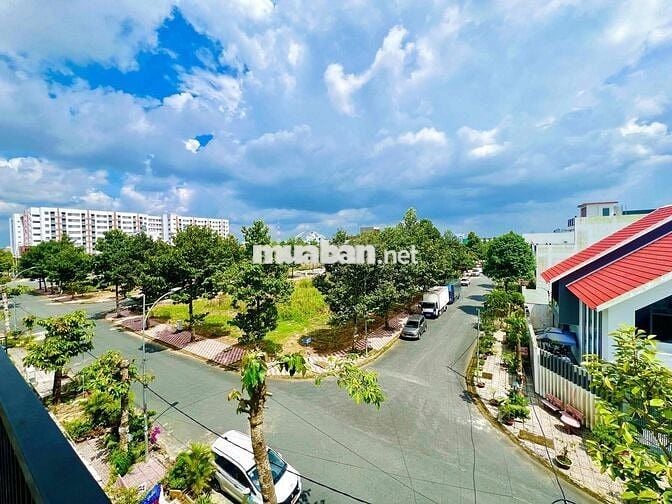 Nhà Trệt 2 Lầu Sân Thượng Khu Hồng Loan 5C