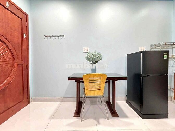 Ở NGAY! PHÒNG CAO CẤP TONE GỖ ẤM ÁP ĐỐI DIỆN SVĐ PHÚ THỌ CÓ THANG MÁY