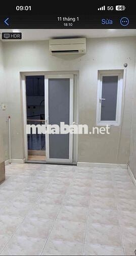 phòng to có ban công thoáng mát hẻm rộng