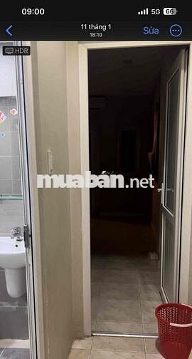 phòng to có ban công thoáng mát hẻm rộng