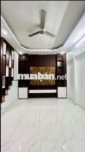 Bán nhà 467 Lĩnh Nam 5 tầng 32m2 mặt tiền 5m giá 6.86 tỷ