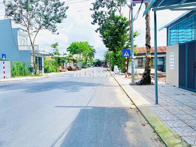 ✔️ Cho Thuê Nhà Mới 2 Phòng Ngủ Có 2 Máy Lạnh. Có Chỗ Đậu Ô Tô