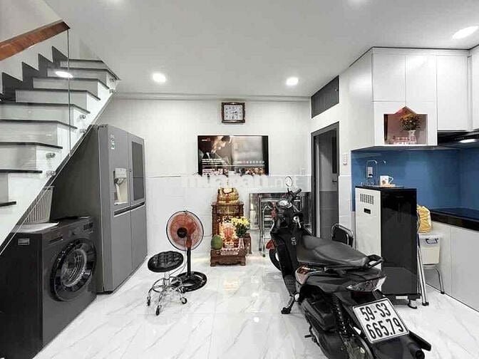 NHỈNH 4 TỶ CÓ NGAY NHÀ 4 TẦNG GẦN VÒNG XOAY ĐIỆN BIÊN PHỦ