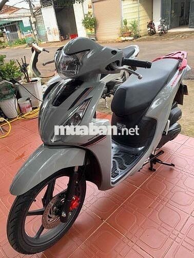 cần bán vison lướt 2.500 km bản sport cao nhất