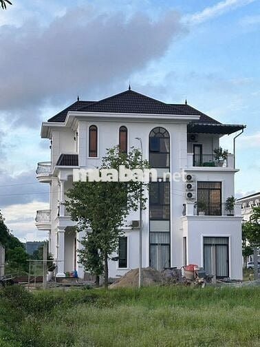 CẦN BÁN GẤP SHOPHOUSE TẠI THÀNH PHỐ VINH GIÁ RẺ