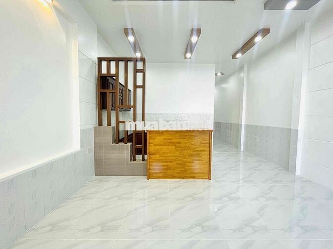 ✔️ Cho Thuê Nhà Mới 2 Phòng Ngủ Có 2 Máy Lạnh. Có Chỗ Đậu Ô Tô