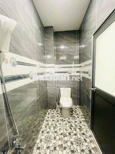 ✔️ Cho Thuê Nhà Mới 2 Phòng Ngủ Có 2 Máy Lạnh. Có Chỗ Đậu Ô Tô