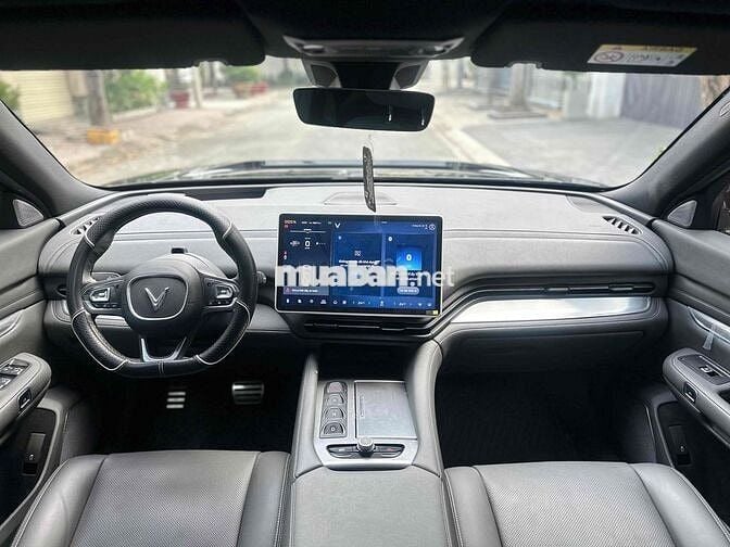 VinFast VF9 2025 Plus - Trần Kính Pin Thuê odo 3v