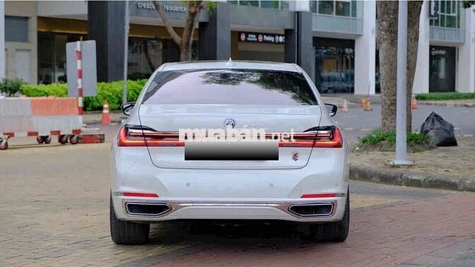 BMW 740i PE 2020 Trắng 20.000 km
