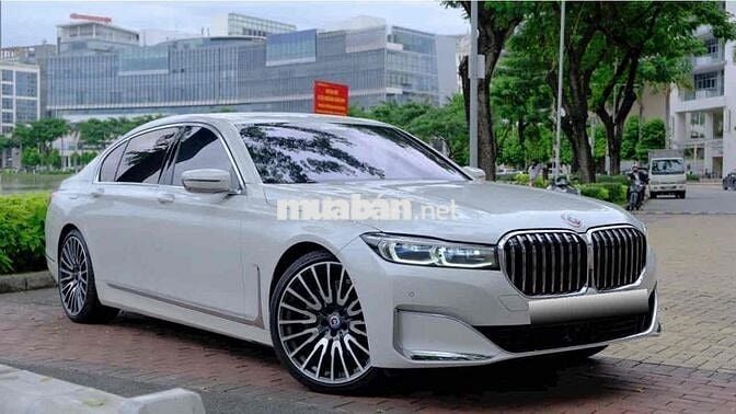 BMW 740i PE 2020 Trắng 20.000 km