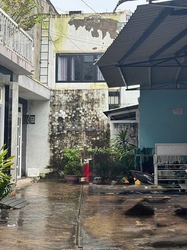 Nhà cấp 4 dt71m2 có 1 lững 2pn có 2 mặt hẻm 5m Hương Lộ 3,Q. Bình Tân