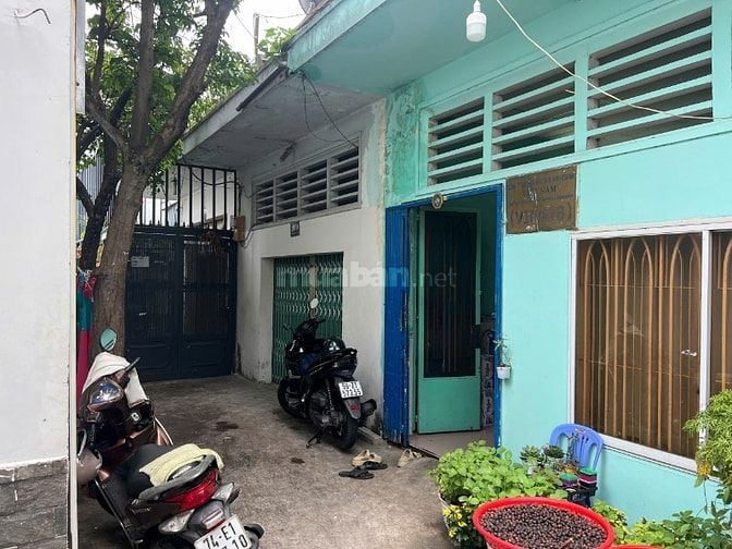 Bán nhà hẻm 209 Trần Xuân Soạn, Q.7 Gần Trường học