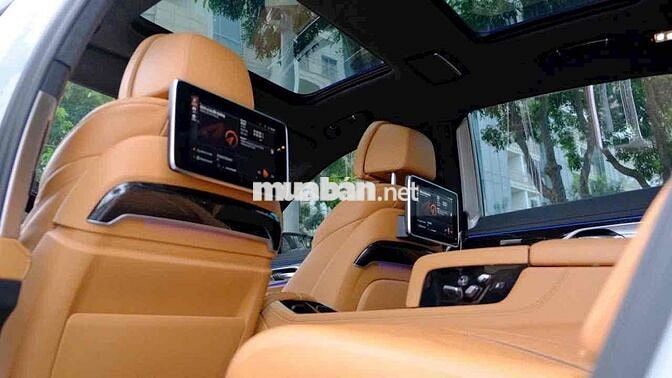 BMW 740i PE 2020 Trắng 20.000 km