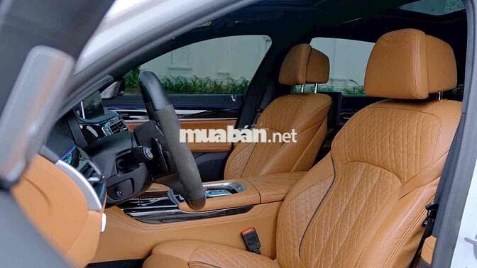 BMW 740i PE 2020 Trắng 20.000 km