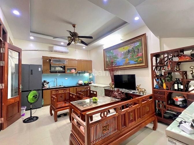 BÁN NHÀ 5 TẦNG THẠCH BÀN, Ô TÔ ĐỖ CỬA  (35m2 – Giá 7 TỶ 9)