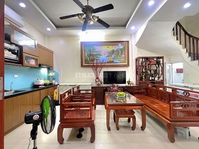 BÁN NHÀ 5 TẦNG THẠCH BÀN, Ô TÔ ĐỖ CỬA  (35m2 – Giá 7 TỶ 9)