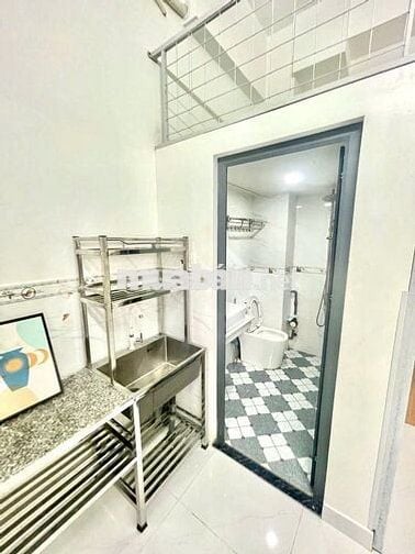 phòng gác siêu rộng ngay tô ngọc vân trống sẵn