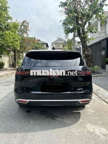 VinFast VF9 2025 Plus - Trần Kính Pin Thuê odo 3v