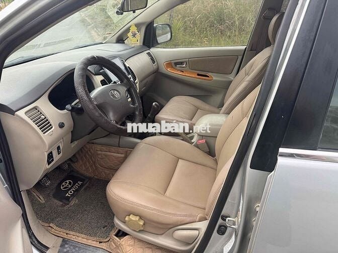 Toyota Innova 2010 G - 223456 km