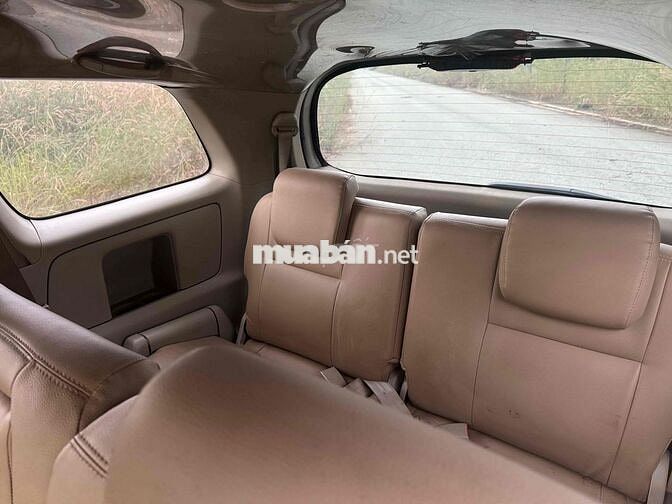 Toyota Innova 2010 G - 223456 km
