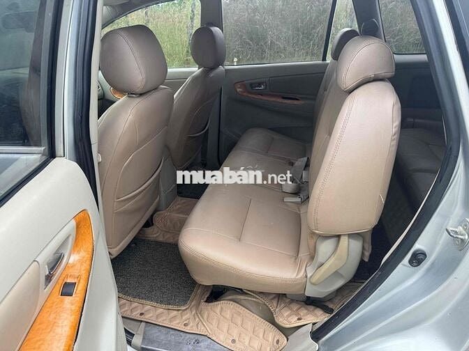 Toyota Innova 2010 G - 223456 km