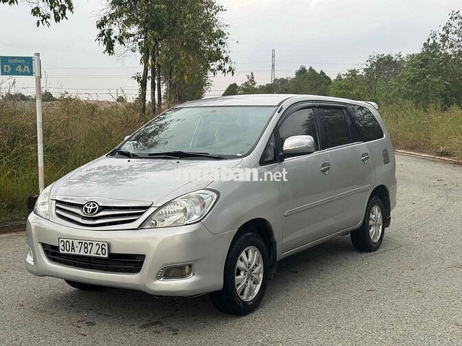 Toyota Innova 2010 G - 223456 km