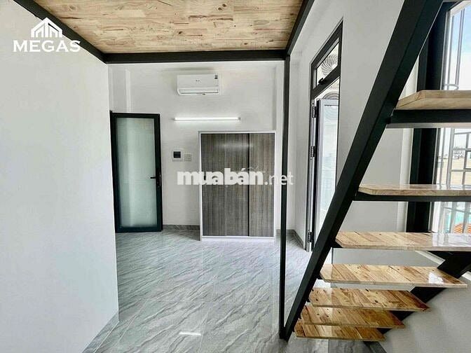 Phòng Có Gác Ban Công Ngay Công Viên Làng Hoa