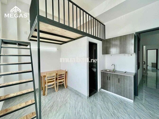 Phòng Có Gác Ban Công Ngay Công Viên Làng Hoa