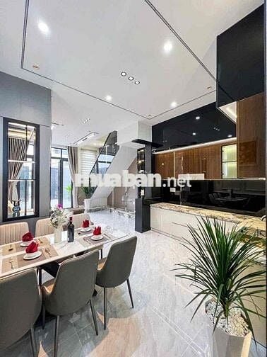 NHÀ CÓ SÂN ĐẬU ÔTÔ 5M - 3 PHÒNG NGỦ - VIEW BỜ KÈ MÁT MẺ - TẶNG FULL NỘ