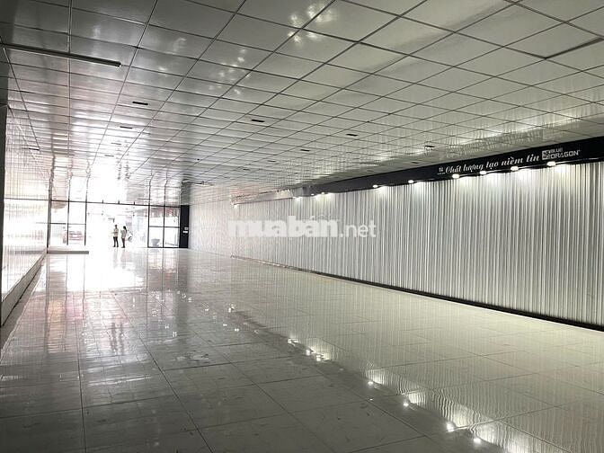 CHO THUÊ KHO MẶT TIỀN QUỐC LỘ 1A BÌNH CHÁNH 820M2 NỀN GẠCH MEN MỚI ĐẸP