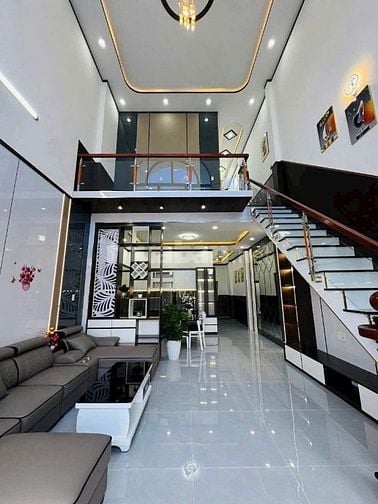 SIÊU PHẨM MẶT TIỀN, 1 LẦU 1 TRỆT 2ty250 thương lượng