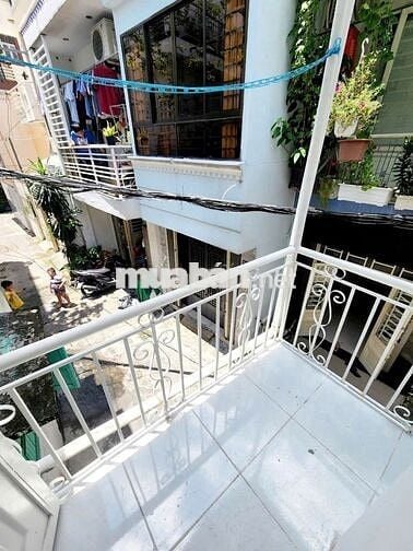 Nhà hẻm 20m2, 1 phòng ngủ, đường Nguyên Hồng, Q. Bình Thạnh