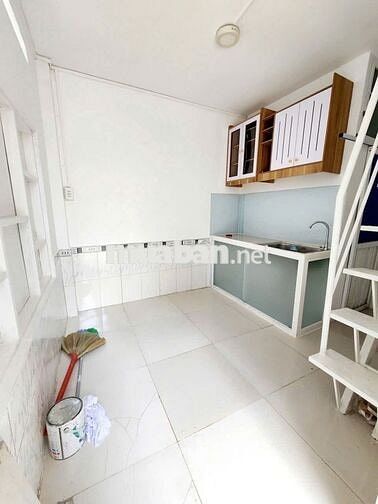 Nhà hẻm 20m2, 1 phòng ngủ, đường Nguyên Hồng, Q. Bình Thạnh