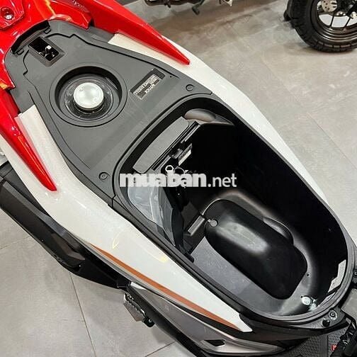 Honda Vario 160 Abs Repsol 2400 km