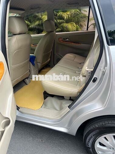 Toyota Innova 2010 G