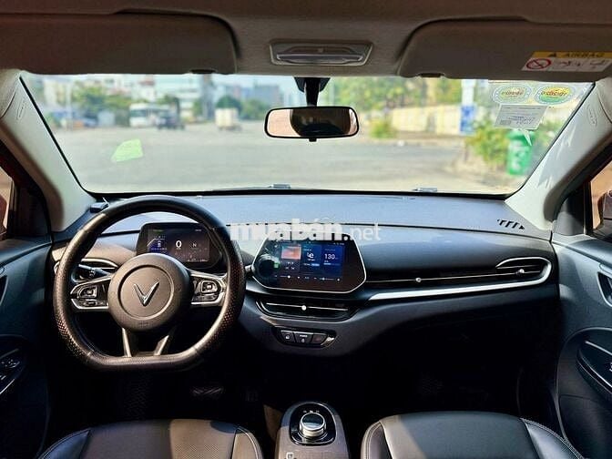 VinFast VF5 Plus 2024 - Màu đỏ - 7v1km - Mua pin