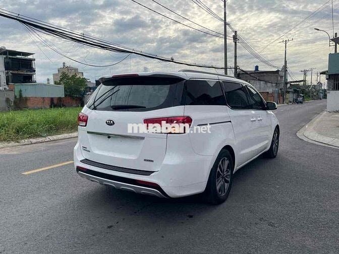 Kia Sedona 2016 Full Dầu. xe gia đình. cực đẹp.
