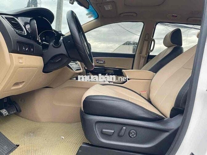 Kia Sedona 2016 Full Dầu. xe gia đình. cực đẹp.