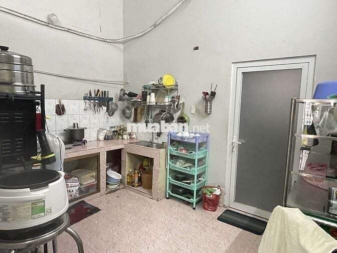 Cho thuê nhà C4  khu trung tâm