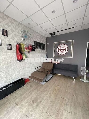 Cho thuê nhà C4  khu trung tâm